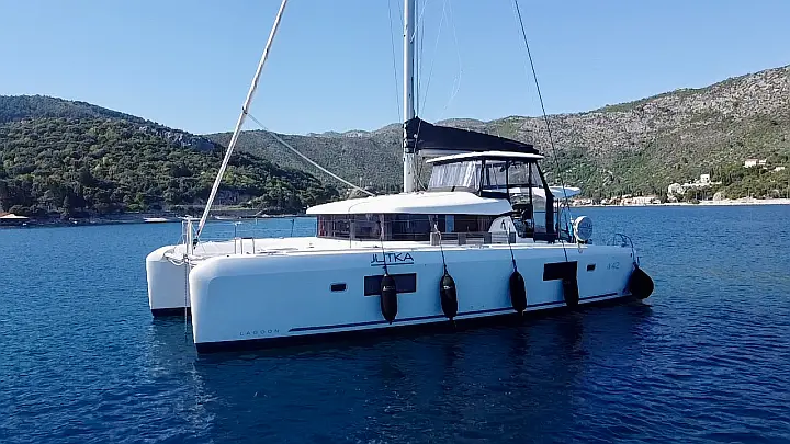 Lagoon 42 - 