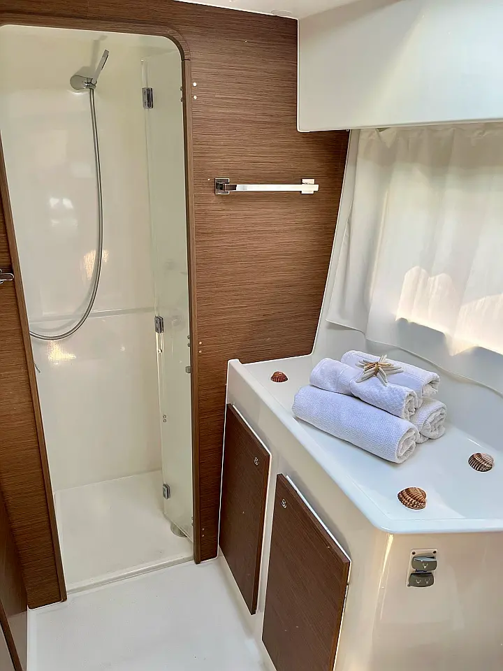 Lagoon 42 - 
