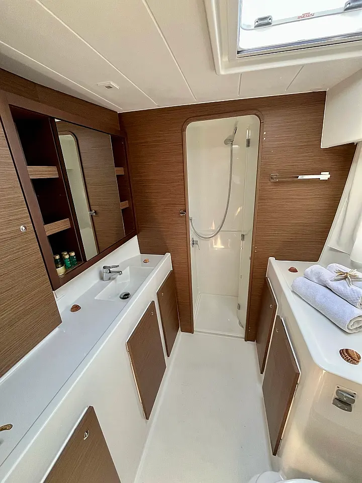 Lagoon 42 - 