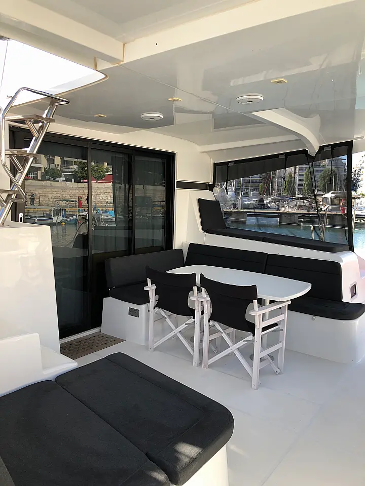 Lagoon 42 - 