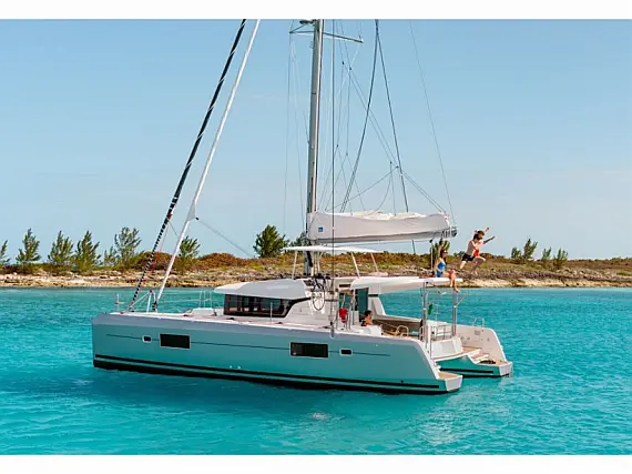 Lagoon 42