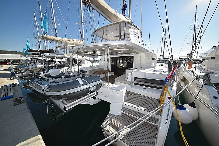 Lagoon 50/6 cab - 