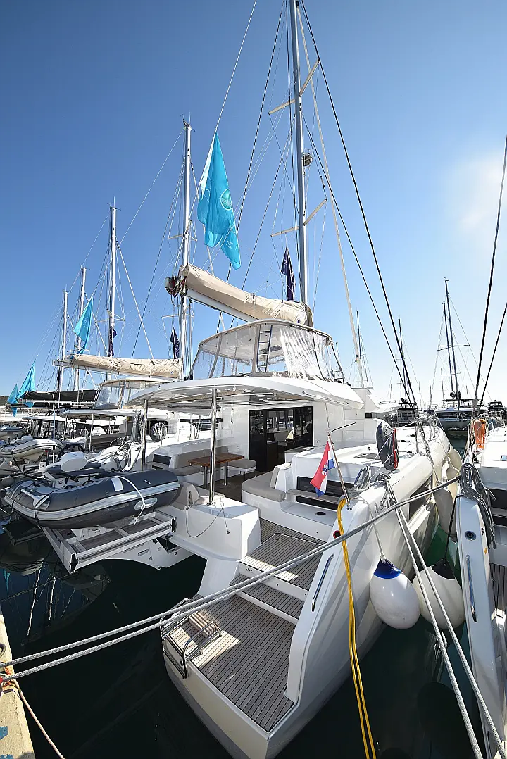 Lagoon 50/6 cab - 