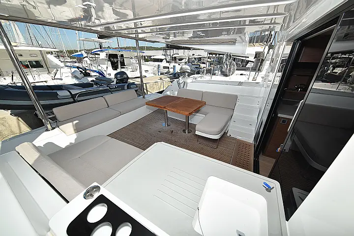 Lagoon 50/6 cab - 
