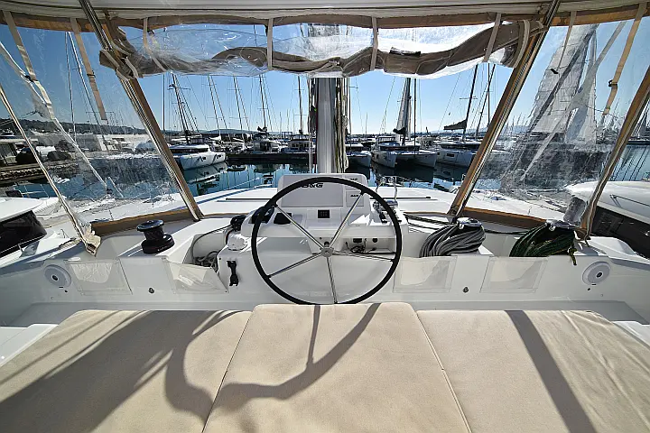 Lagoon 50/6 cab - 
