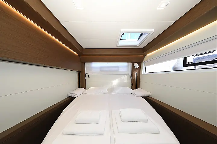 Lagoon 50/6 cab - 