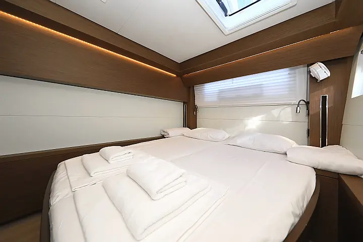 Lagoon 50/6 cab - 