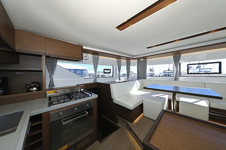 Lagoon 50/6 cab - 