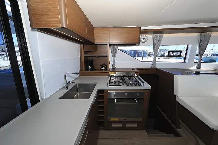 Lagoon 50/6 cab - 
