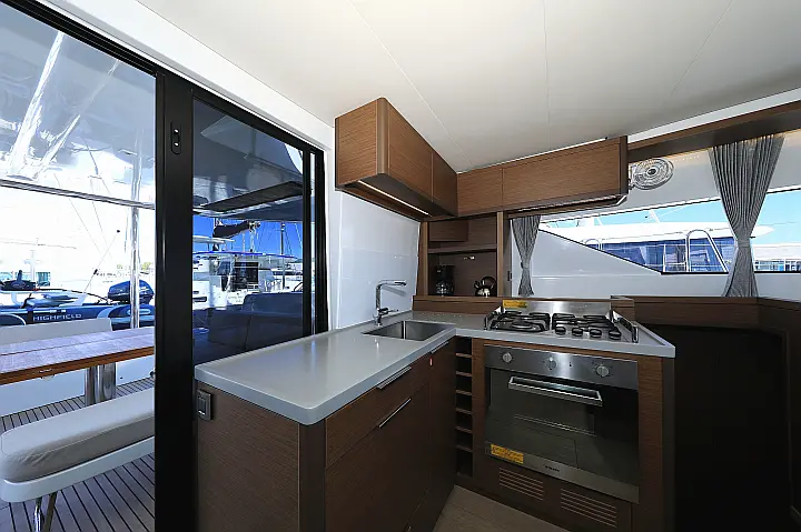 Lagoon 50/6 cab - 