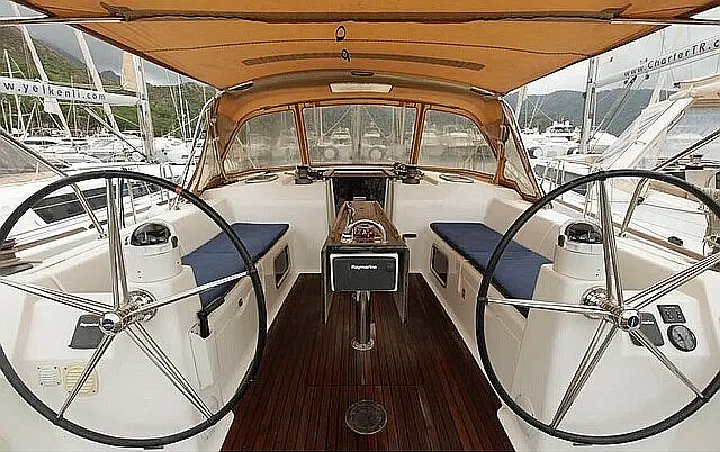 Dufour 450 GL - Cockpit