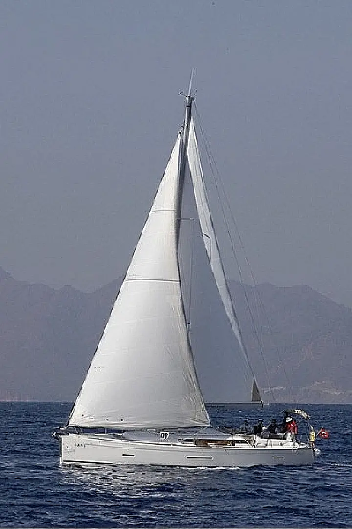 Dufour 450 GL - Sailing