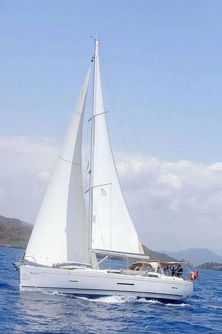 Dufour 450 GL - Sailing