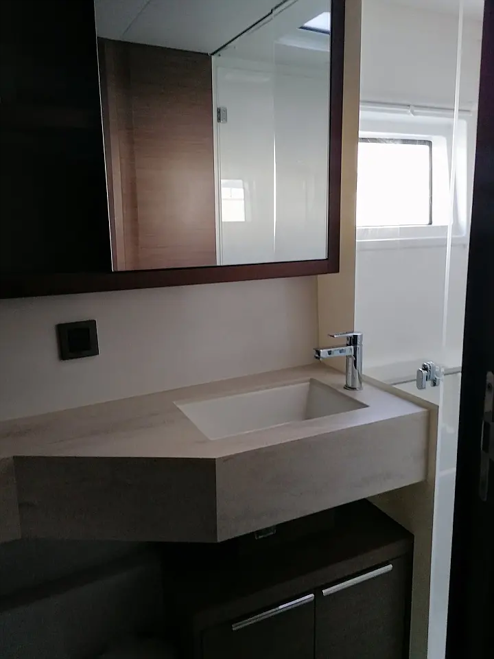 Lagoon 46 - 