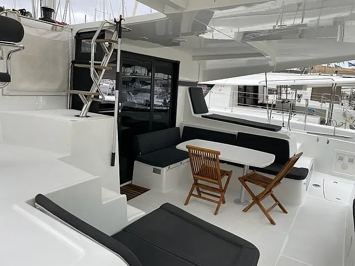Lagoon 42 - 