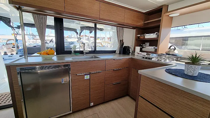 Lagoon 46 Fly - 
