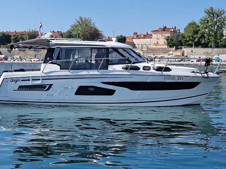 Merry Fisher 1095  - 