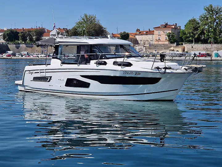 Merry Fisher 1095  - 
