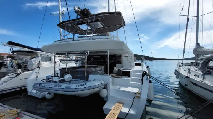 Dufour Catamaran 48 - 