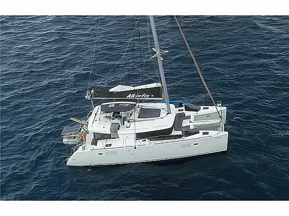 Lagoon 450 Fly (Genarator,A/C,Water Maker,Inverter)