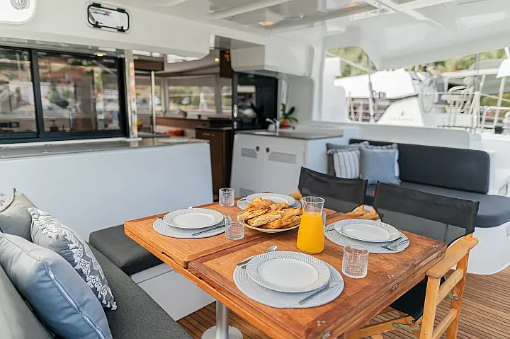 Lagoon 46 (Owner's version) - 