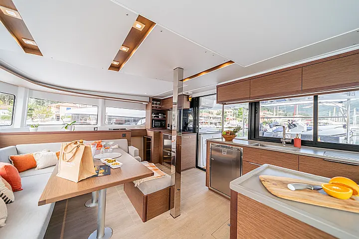 Lagoon 46 (Owner's version) - 