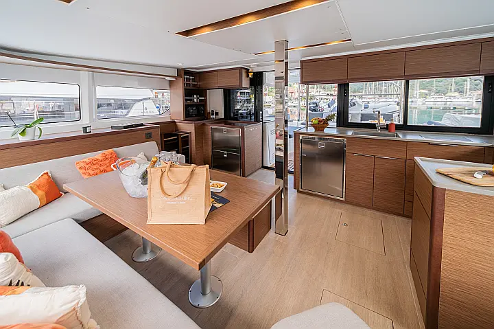 Lagoon 46 (Owner's version) - 