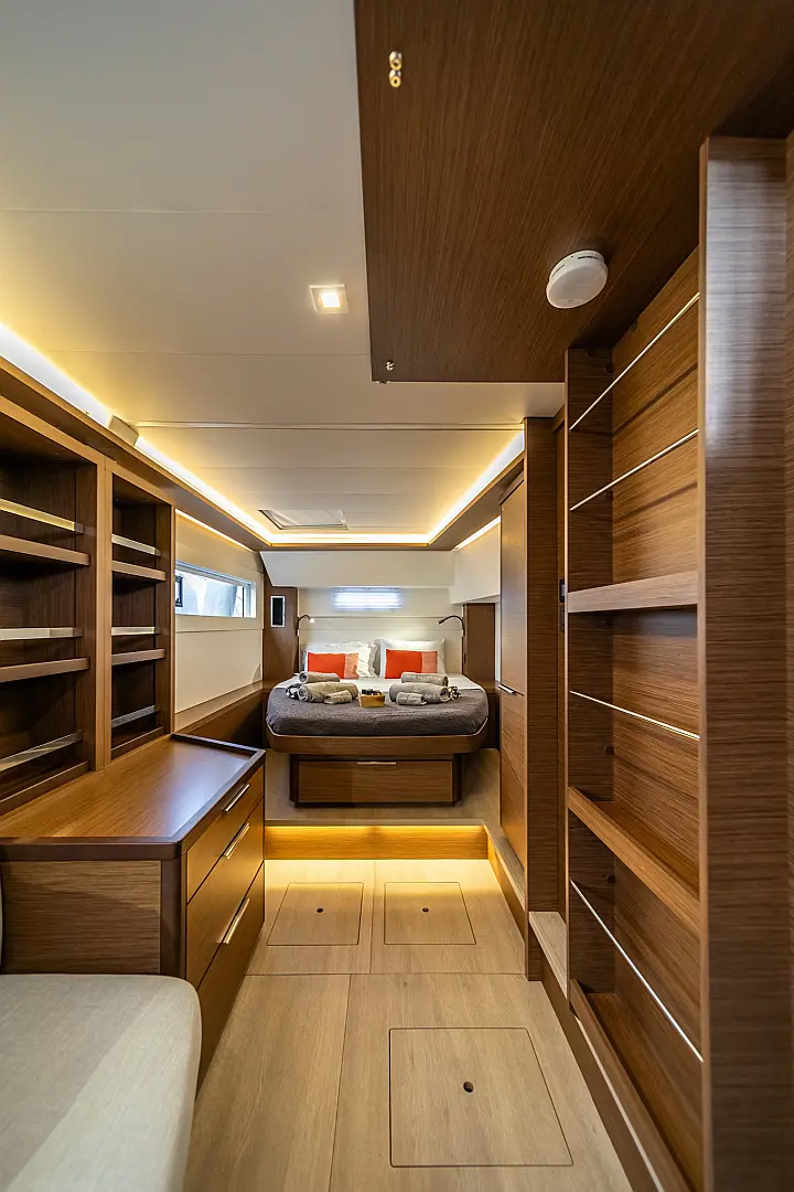 Lagoon 46 (Owner's version) - 