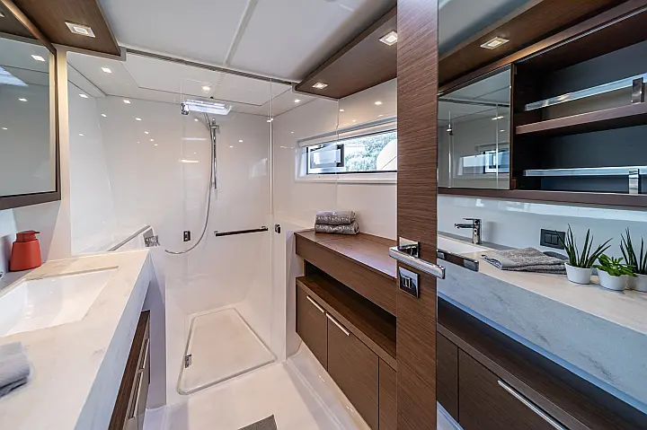 Lagoon 46 (Owner's version) - 