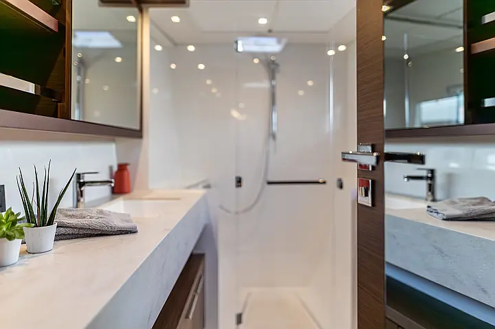 Lagoon 46 (Owner's version) - 
