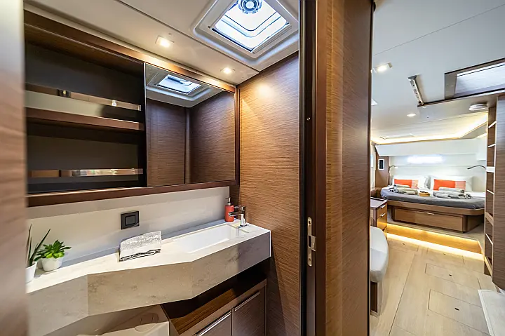 Lagoon 46 (Owner's version) - 