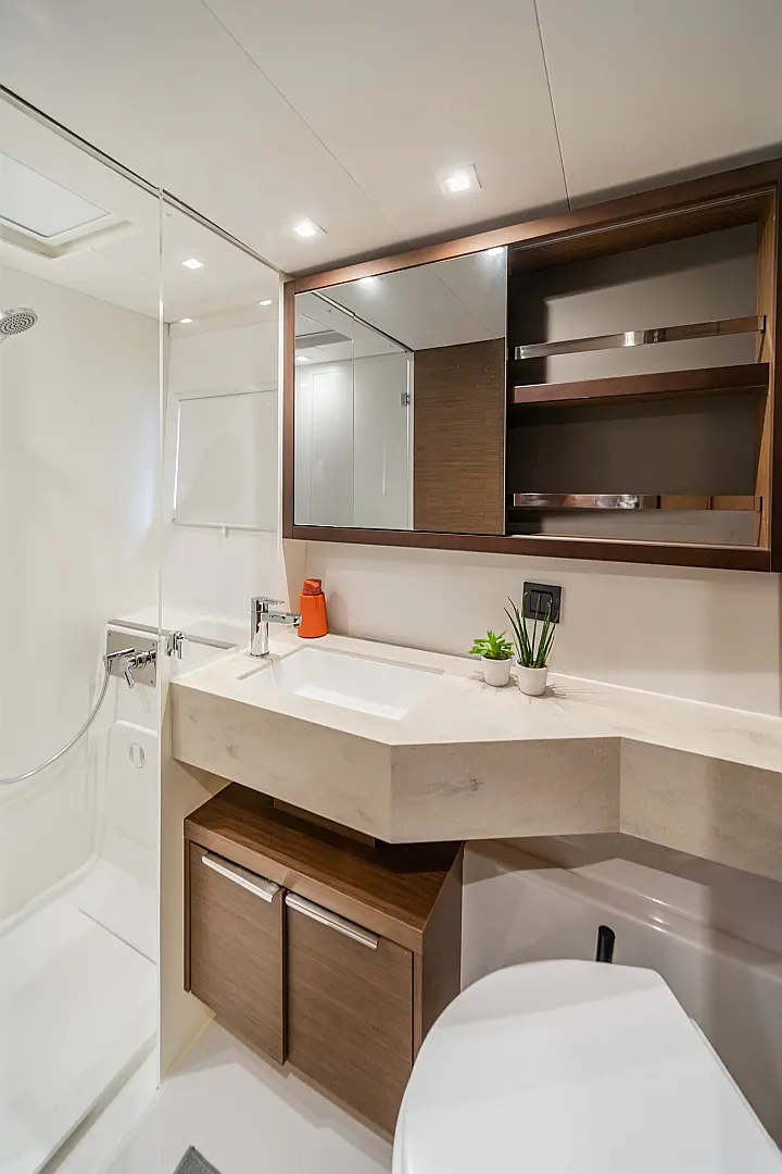 Lagoon 46 (Owner's version) - 