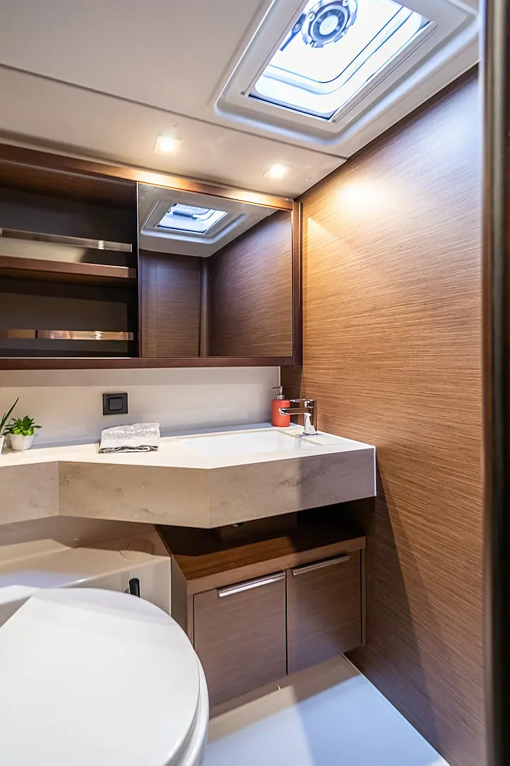 Lagoon 46 (Owner's version) - 