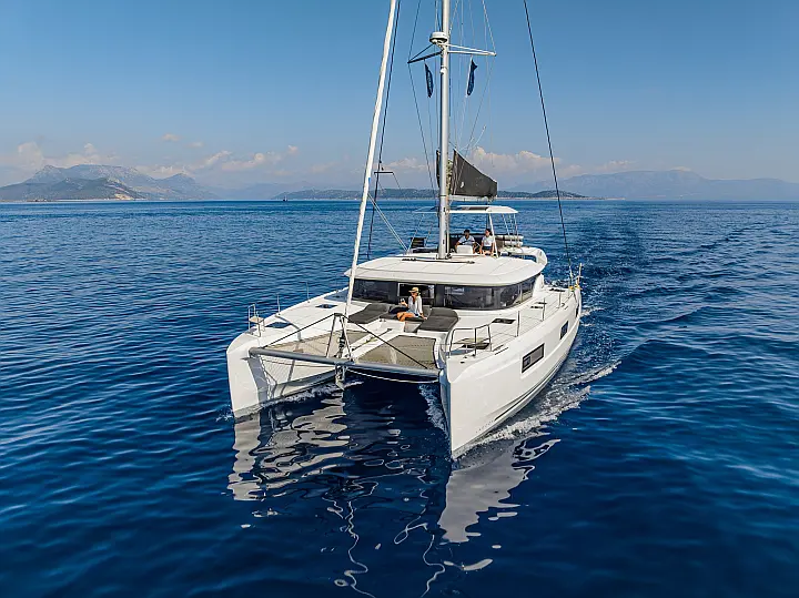 Lagoon 46 (Owner's version) - 