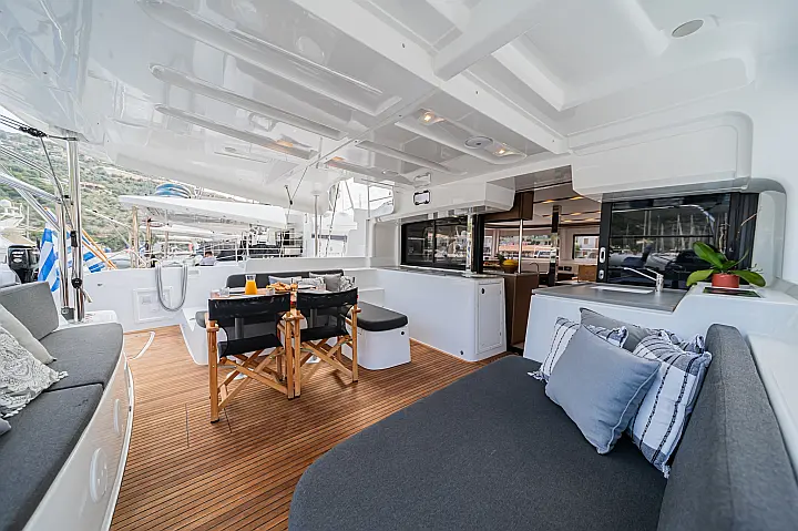 Lagoon 46 (Owner's version) - 