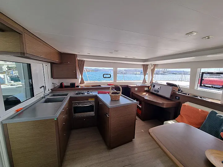 Lagoon 450F - 
