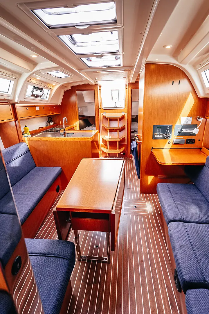 Bavaria Cruiser 37 - 