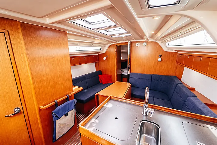 Bavaria Cruiser 37 - 