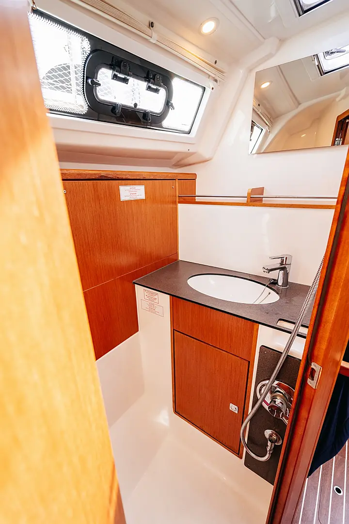 Bavaria Cruiser 37 - 