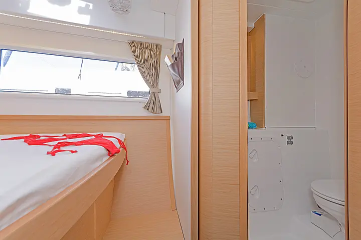Lagoon 42 A/C & GEN & WM - 