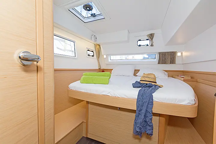 Lagoon 42 A/C & GEN & WM - 