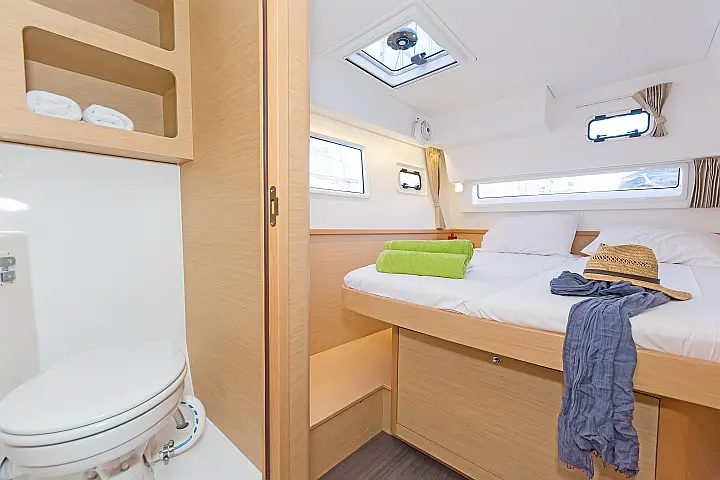 Lagoon 42 A/C & GEN & WM - 