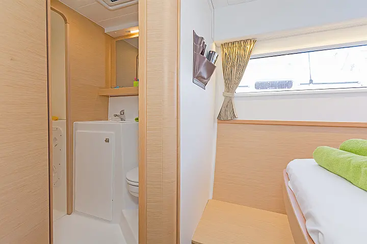Lagoon 42 A/C & GEN & WM - 