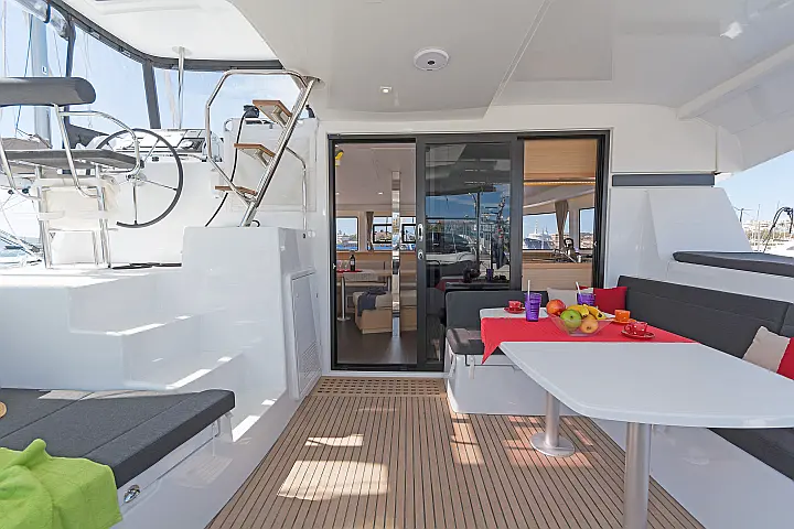 Lagoon 42 A/C & GEN & WM - 