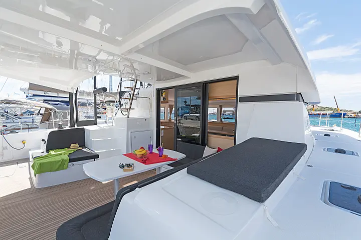 Lagoon 42 A/C & GEN & WM - 