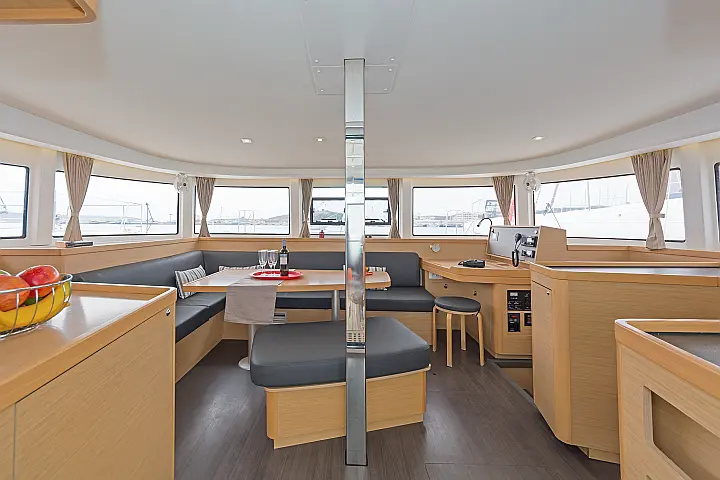 Lagoon 42 A/C & GEN & WM - 