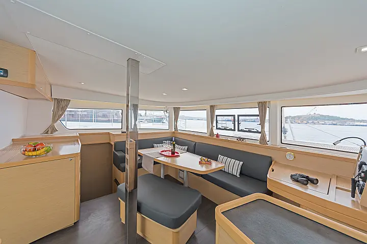 Lagoon 42 A/C & GEN & WM - 