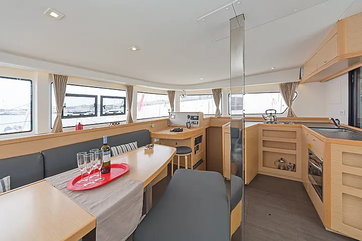 Lagoon 42 A/C & GEN & WM - 