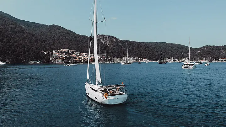 Bavaria C45 Style - 