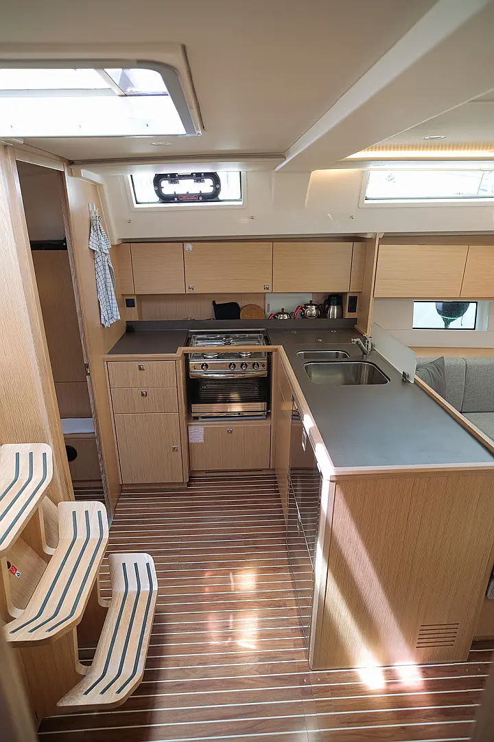 Bavaria C45 Style - 